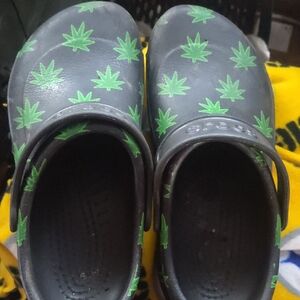 Gray and Green Leaf Pattern Crocs